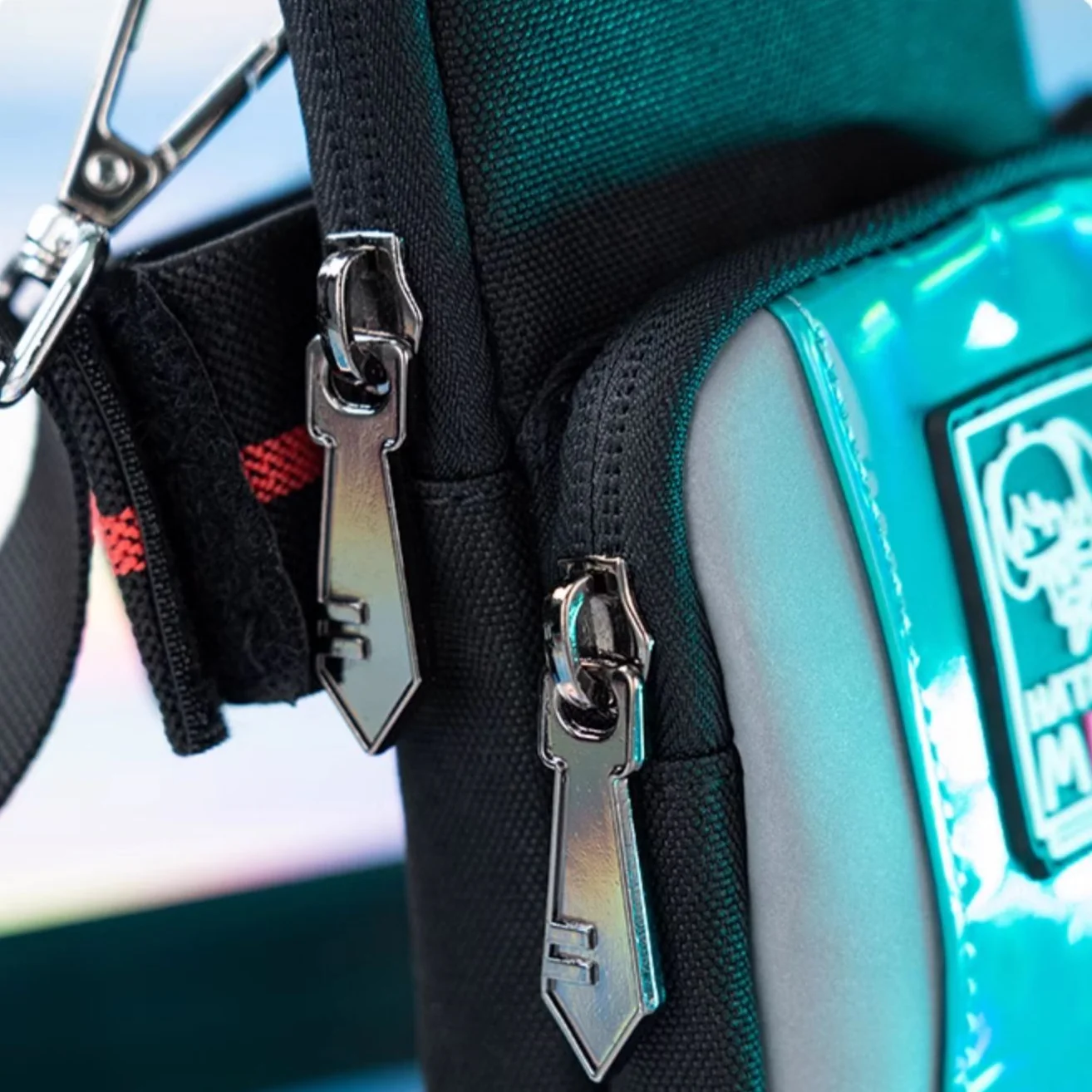 Officially Licensed Hatsune Miku Run Series Arm Bag - Image 6